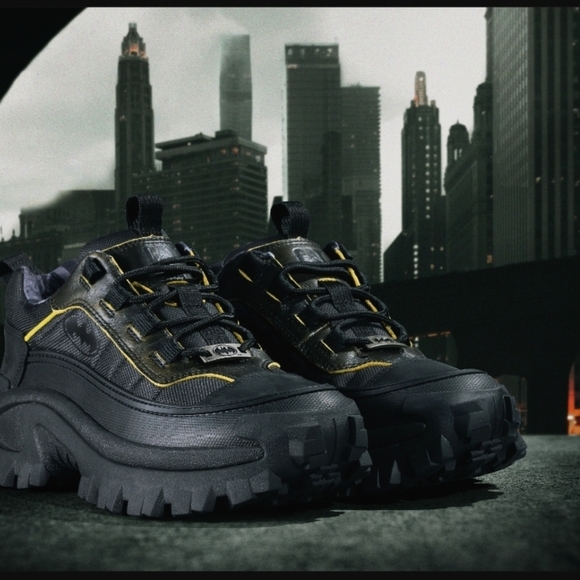 Batman x Cat (Caterpillar) Footwear Intruder Galosh Shoe Sneaker - Picture 1 of 5
